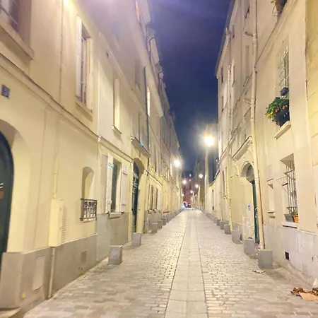 Chic 2 Bedrooms Phantheon Notre Dame Appartamento *